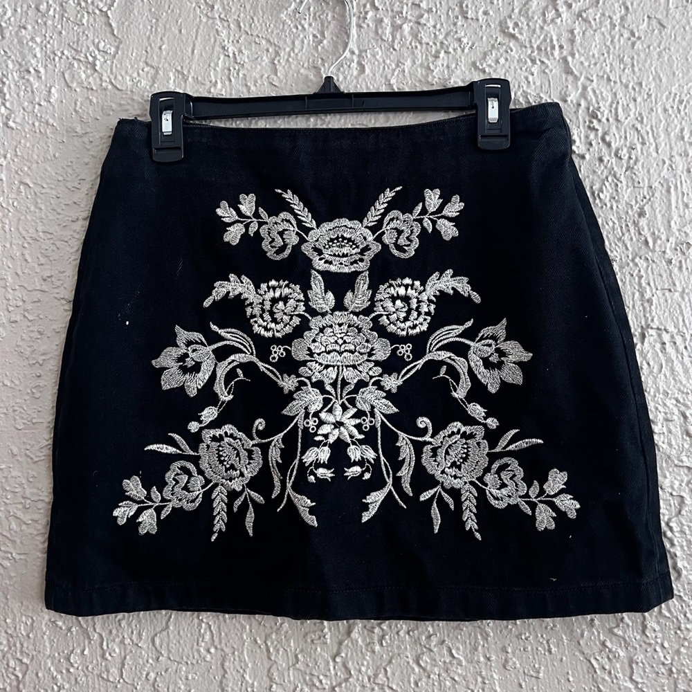 Topshop Black/Grey Moto Embroidered Denim Skirt